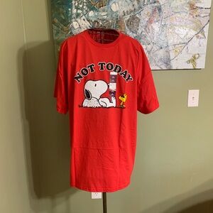 Peanuts T-shirt in size XXL.